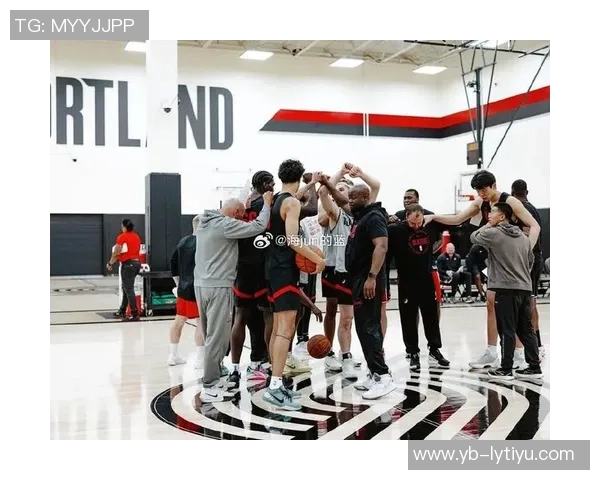 小杨带动开拓者周边商品销售激增813引发广泛关注 小杨带动开拓者周边商品销售激增813引发广泛关注